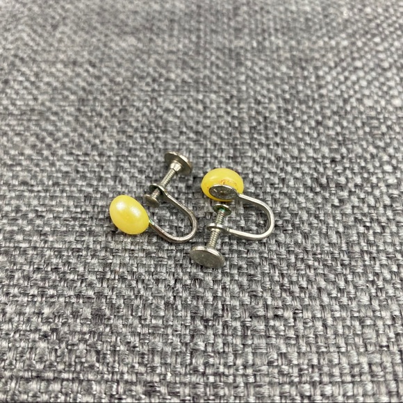 Vintage Pearly Yellow Micro Screw Back Earrings - Picture 5 of 6
